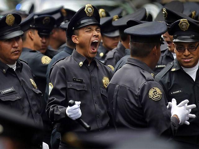 Мексиканських поліцейських судять за зґвалтування італійки Мексиканських поліцейських судять за зґвалтування італійки