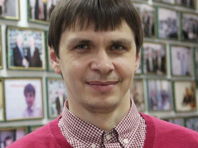 Опозиціонери та регіонали вночі обмінюються жартами, - політолог Опозиціонери та регіонали вночі обмінюються жартами, - політолог