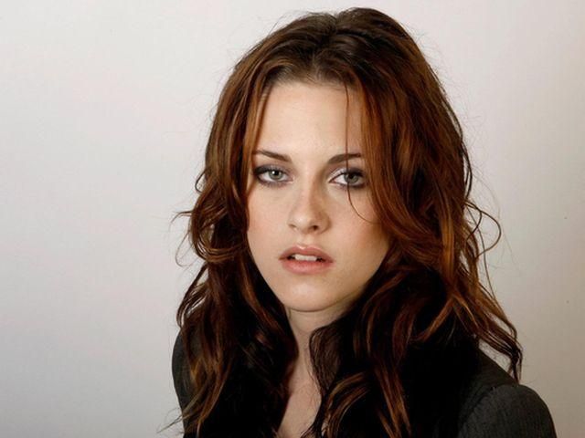 Кристен Стюарт доверили вручать "Оскар" Кристен Стюарт доверили вручать "Оскар"