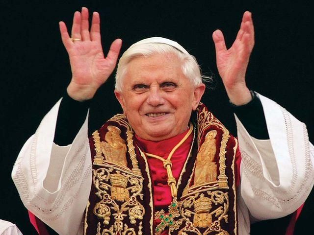 Бенедикт XVI зрікається престолу через скандал у Ватикані, - ЗМІ Бенедикт XVI зрікається престолу через скандал у Ватикані, - ЗМІ