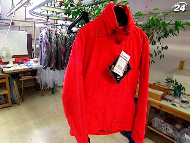 Как производят водонепроницаемые куртки (Видео) Как производят водонепроницаемые куртки (Видео)