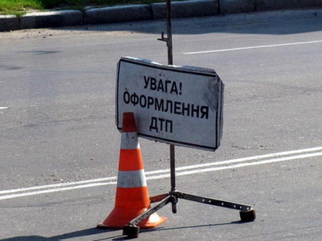 У Кривому Розі маршрутка врізалася в опору мосту: 15 травмованих У Кривому Розі маршрутка врізалася в опору мосту: 15 травмованих