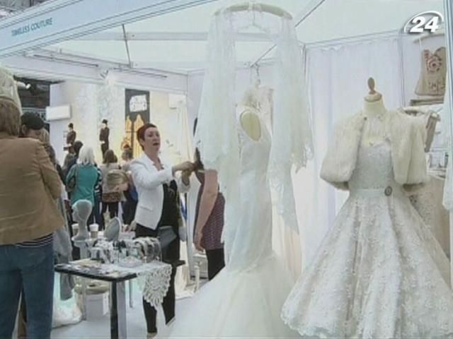 Весільне шоу в Британії: сукні і торти із телесеріалів Весільне шоу в Британії: сукні і торти із телесеріалів