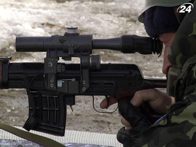 Украинские военные соревновались в меткости стрельбы с журналистами