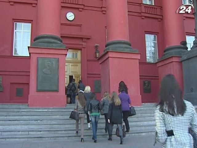 В Минобразования хотят обучать больше иностранцев В Минобразования хотят обучать больше иностранцев