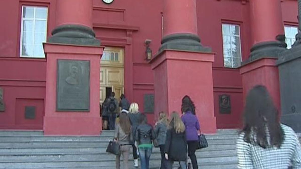 В Минобразования хотят обучать больше иностранцев В Минобразования хотят обучать больше иностранцев