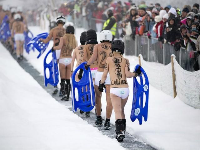 У Німеччині відбулися "голі" перегони на санках (Фото) 