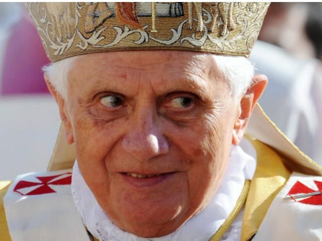 Бенедикту XVI присвятять титул "почесний понтифік римо-католицької церкви"