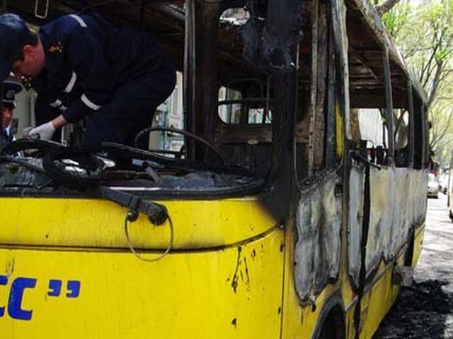 У Києві загорілась маршрутка з пасажирами