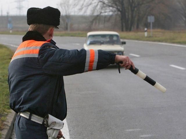 На Прикарпатті ДАІшник протаранив 2 авто і втік