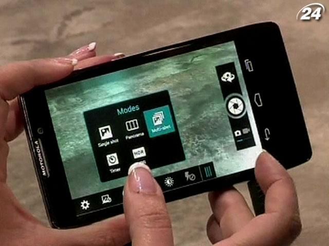 Motorola та Sony представили свої флагманські смартфони (Відео) Motorola та Sony представили свої флагманські смартфони (Відео)