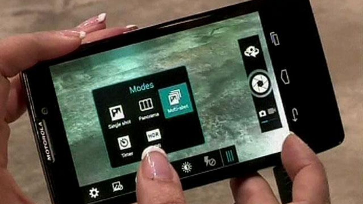 Motorola та Sony представили свої флагманські смартфони (Відео)