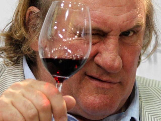 На 8 березня росіяни готують Депардьє подарунок: ще одну квартиру На 8 березня росіяни готують Депардьє подарунок: ще одну квартиру