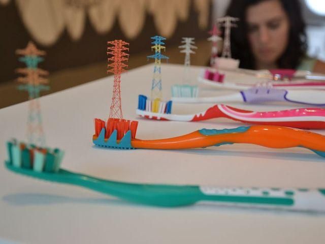 Японец мастерит неординарные микроскульптуры из повседневных вещей (Фото) Японец мастерит неординарные микроскульптуры из повседневных вещей (Фото)