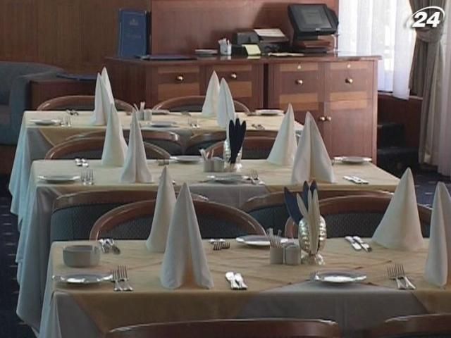 Украинским отелям и ресторанам не хватает работников