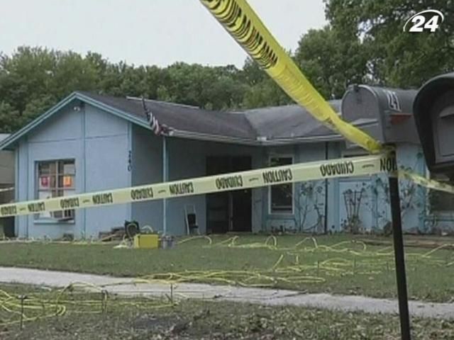 Жителя штата Флорида затянуло под землю вместе с кроватью Жителя штата Флорида затянуло под землю вместе с кроватью