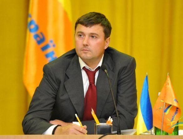 Бондарчук призвал к самороспуску все парламентские партии