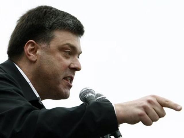 Тягнибок: Янукович пишними фразами намагається приховати злиденний стан держави