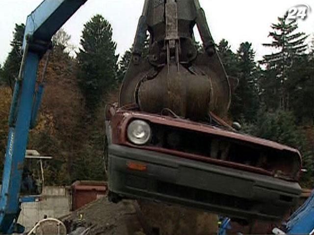 Як відбувається переробка старих автомобілів (Відео) Як відбувається переробка старих автомобілів (Відео)