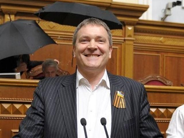 Колесніченко поскаржився на авіакомпанію, пов’язану із Азаровим Колесніченко поскаржився на авіакомпанію, пов’язану із Азаровим