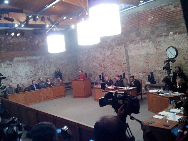 У Москві влада перервала виставу, присвячену Pussy Riot (Фото) У Москві влада перервала виставу, присвячену Pussy Riot (Фото)