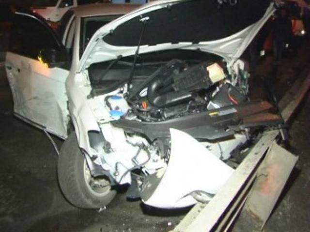 У Києві зіткнулися 4 автівки та тролейбус (Фото) У Києві зіткнулися 4 автівки та тролейбус (Фото)