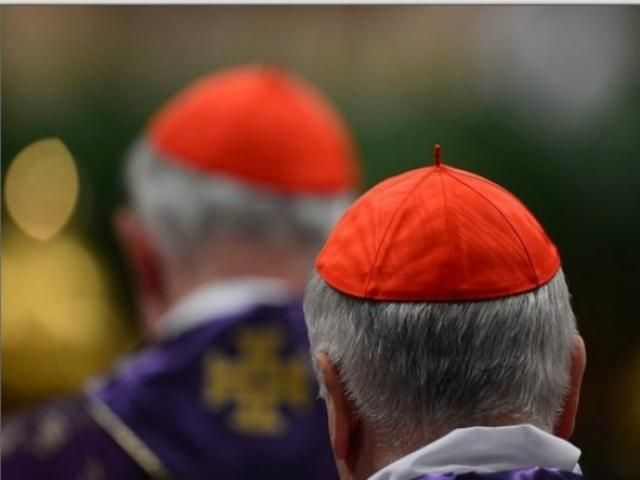 Єпископ-самозванець хотів проникнути на зустріч кардиналів у Ватикані
