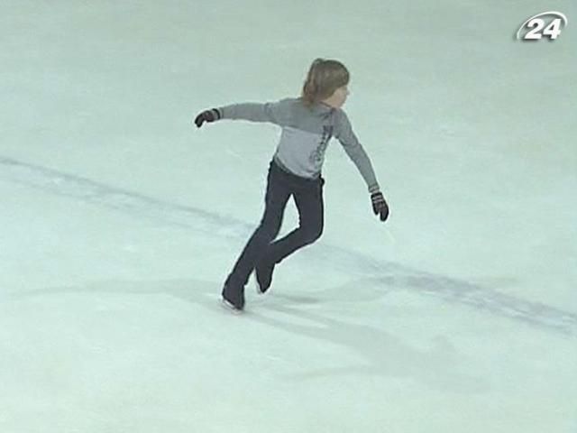 Крупним планом: В Україні бракує тренувальних майданчиків для юних фігуристів Крупним планом: В Україні бракує тренувальних майданчиків для юних фігуристів