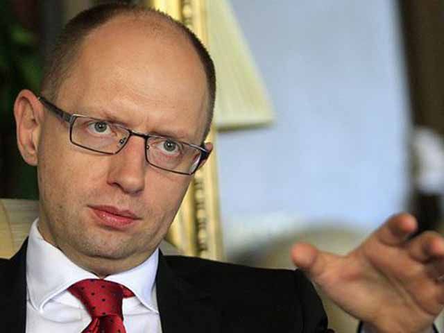Яценюк: Янукович пытается уничтожить украинский парламент Яценюк: Янукович пытается уничтожить украинский парламент