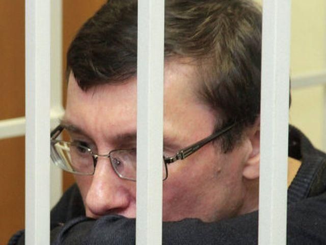 Партия регионов страшная только в массе, как саранча, - Луценко Партия регионов страшная только в массе, как саранча, - Луценко