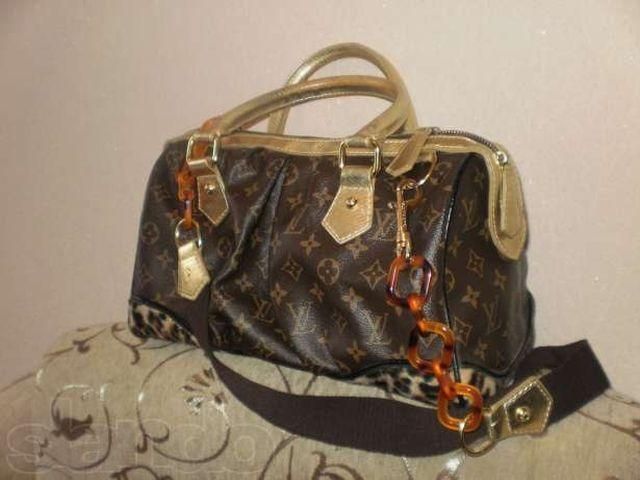 Винницкая учительница купила сумку "Луи Виттон" в кредит и сдает ее напрокат