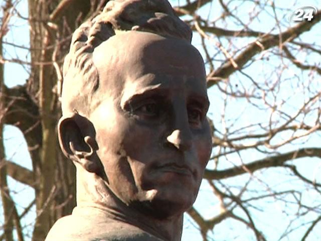 Сегодня отмечали годовщину со дня смерти Романа Шухевича Сегодня отмечали годовщину со дня смерти Романа Шухевича