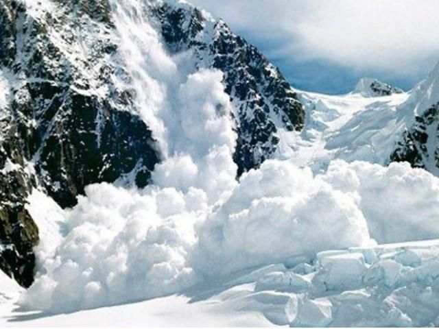 У Франції лавина забрала життя у 4 альпіністів У Франції лавина забрала життя у 4 альпіністів