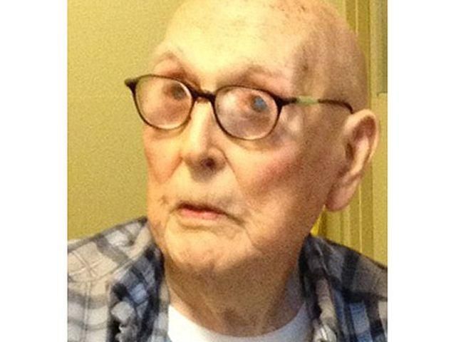 Американский пенсионер окончил школу в возрасте 106 лет Американский пенсионер окончил школу в возрасте 106 лет