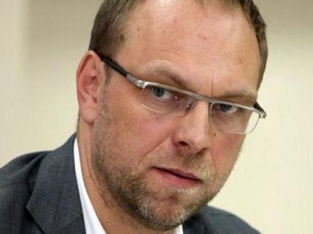 ВАСУ продолжил рассмотрение дела Власенко с 40-минутной задержкой ВАСУ продолжил рассмотрение дела Власенко с 40-минутной задержкой