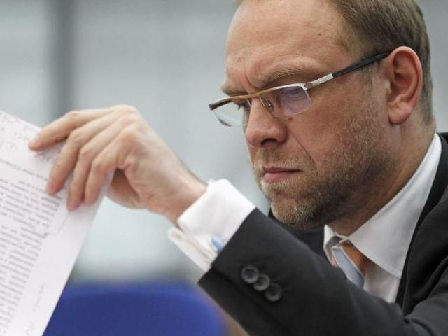 ГПУ: Власенко виступав на судах Тимошенко як нардеп (Документ) ГПУ: Власенко виступав на судах Тимошенко як нардеп (Документ)