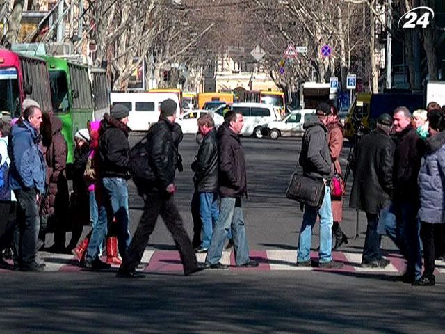 В Одессе инвесторы долгостроев парализовали движение транспорта В Одессе инвесторы долгостроев парализовали движение транспорта