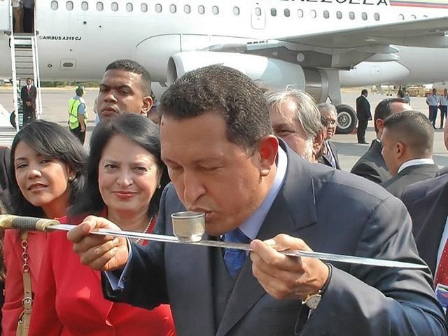 Уго Чавес за життя (Фото)
