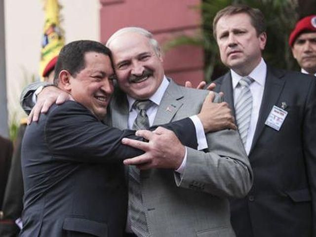Лукашенко едет в Венесуэлу на похороны Чавеса