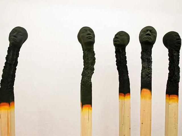 Обгоревшие человеческие головы на кончиках спичек (Фото) Обгоревшие человеческие головы на кончиках спичек (Фото)