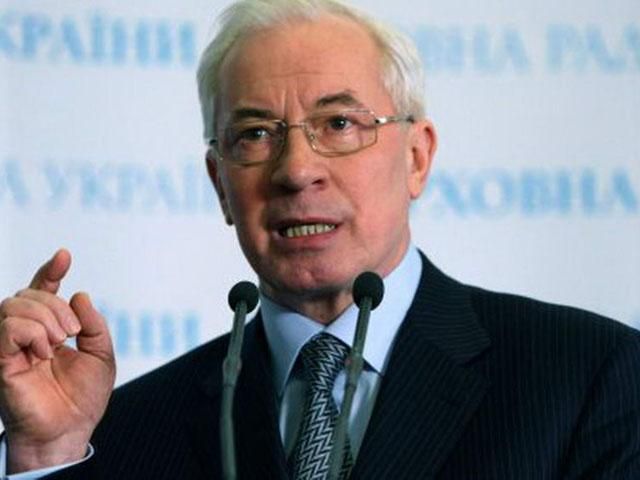 Азаров: Воевать надо не с памятниками Азаров: Воевать надо не с памятниками