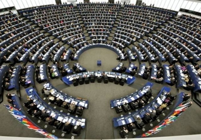 Європарламент збере засідання, щоб терміново поговорити про Україну Європарламент збере засідання, щоб терміново поговорити про Україну