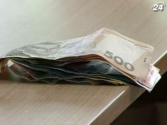 На одного українця припадає близько 1 тисячі доларів заощаджень