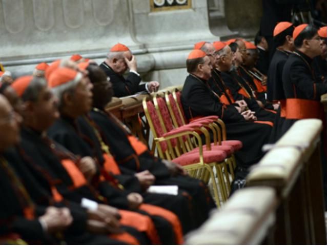 Сегодня могут определить дату выборов Папы Римского Сегодня могут определить дату выборов Папы Римского