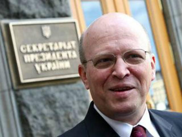 Зварич вважає, що Янукович не піде на другий термін через розкол у ПР Зварич вважає, що Янукович не піде на другий термін через розкол у ПР