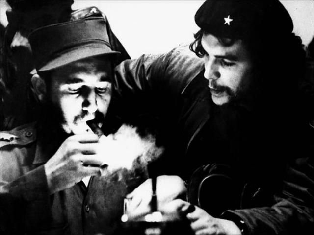 Ексклюзивні фото Кастро та Че Гевари пішли з молотка 