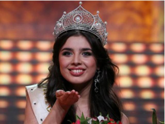 "Міс Росія - 2013" заступилася за засуджених учасниць Pussy Riot "Міс Росія - 2013" заступилася за засуджених учасниць Pussy Riot