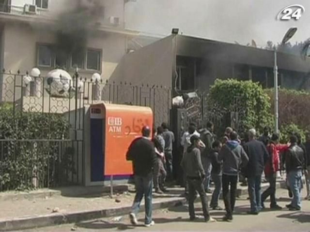 Смертный приговор фанам спровоцировал массовые беспорядки в Египте Смертный приговор фанам спровоцировал массовые беспорядки в Египте