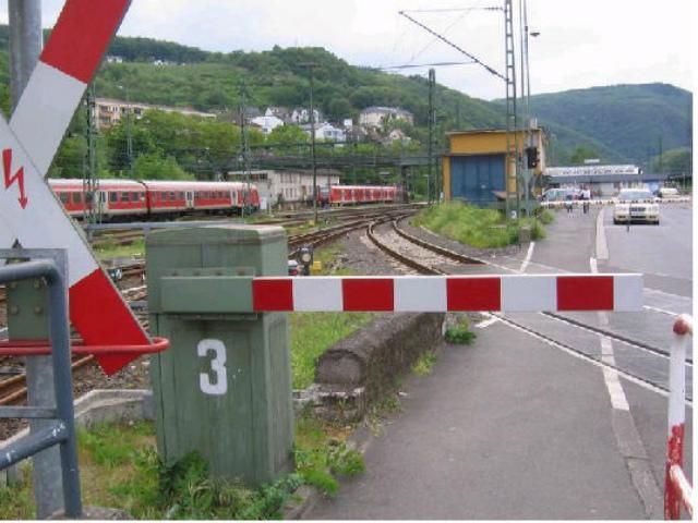 На Кіровоградщині потяг протаранив маршрутку: загинули 2 пасажири На Кіровоградщині потяг протаранив маршрутку: загинули 2 пасажири