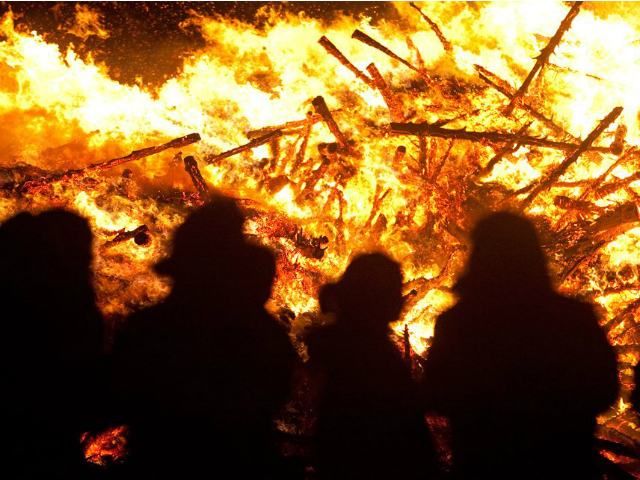 У Пакистані спалили понад 100 будинків християн У Пакистані спалили понад 100 будинків християн